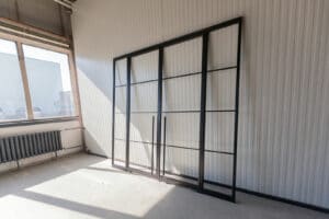 Stahl Meister Stahlmeister Loft Stahl Glastrennwand Pivot Schwingtuer Raumtrenner Lofttuer Lofttueren Designtueren Loftdoor Glaswand Pendeltuer Buahaus Design Img 3208