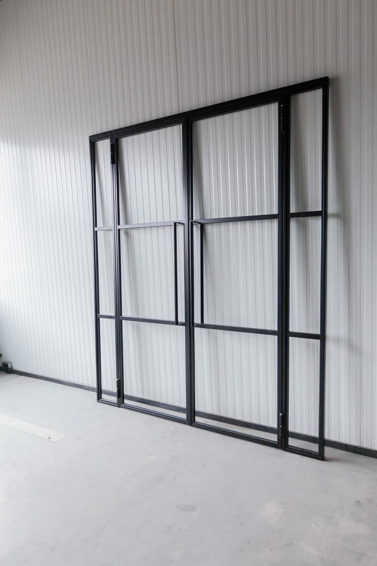 Stahl Meister Stahlmeister Lofttuer Doppeltuer Lofftueren Stahl Loft Tuer Glastrenwand Windfang Designtuer Raumtrenner Drehtuer Bauhaus Designtuer Glastuer Metall Img 3231