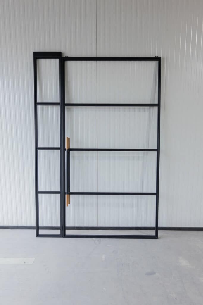 Stahl Meister Stahlmeister Schiebetuer Stahl Loft Tuer Glastuer Stahlrahmen Schwarz Lofttuer Metall Raumtrenner Windfang Glastrennwand Holz Rundstange Griff Eiche 826a0397
