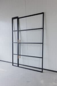 Stahl Meister Stahlmeister Schiebetuer Stahl Loft Tuer Glastuer Stahlrahmen Schwarz Lofttuer Metall Raumtrenner Windfang Glastrennwand Holz Rundstange Griff Eiche 826a0398