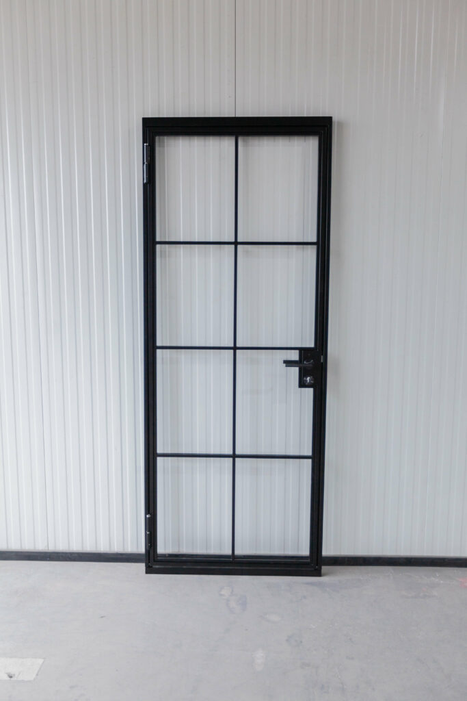 Stahl Meister Stahlmeister Stahl Loft Tuer Einzeltuer Drehtuer Designtuer Stahlrahmen Loftdoor Windfang Raumtrenner Iimg 3250