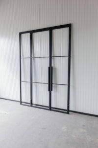Stahl Meister Stahlmeister Stahl Loft Tuer Glastrennwand Doppeltuer Drehtuer Lofttuer Stahlrahmen Bauhaus Tuer Designtuer Glastuer Windfang Raumtrenner Img 3239