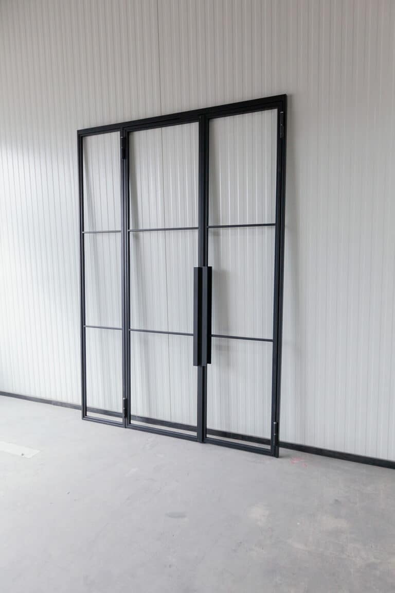 Stahl Meister Stahlmeister Stahl Loft Tuer Glastrennwand Doppeltuer Drehtuer Lofttuer Stahlrahmen Bauhaus Tuer Designtuer Glastuer Windfang Raumtrenner Img 3239