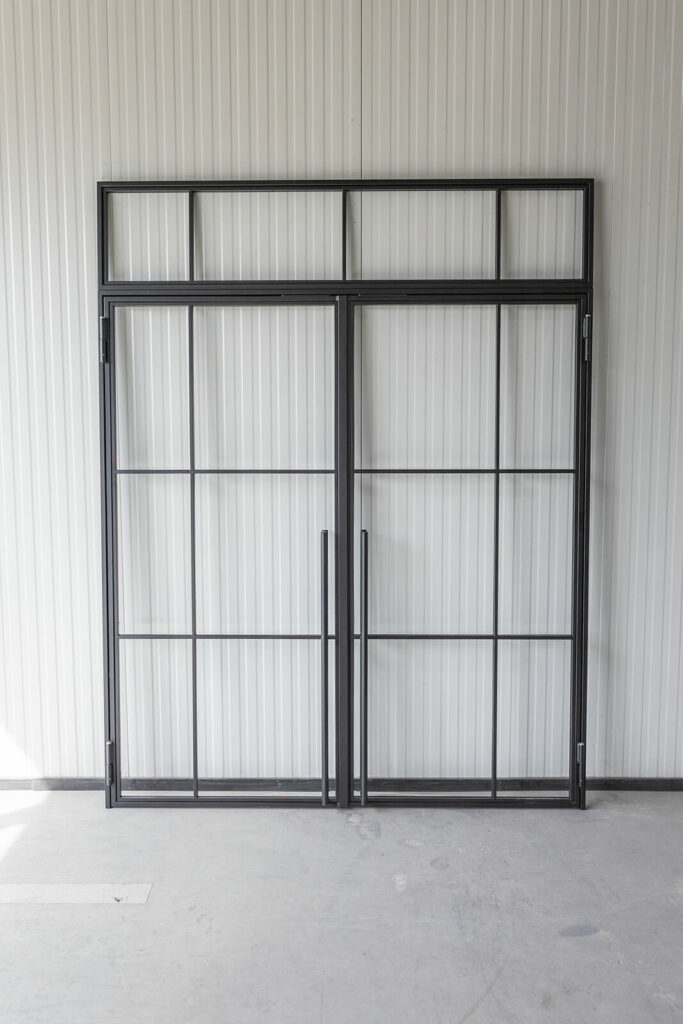 Stahl Meister Doppeltuer Oberlicht Drehtuer Glastrennwand Windfang Glastuer Bauhaus Design Tuer Lofttueren Stahlrahmen Metall 826a0488