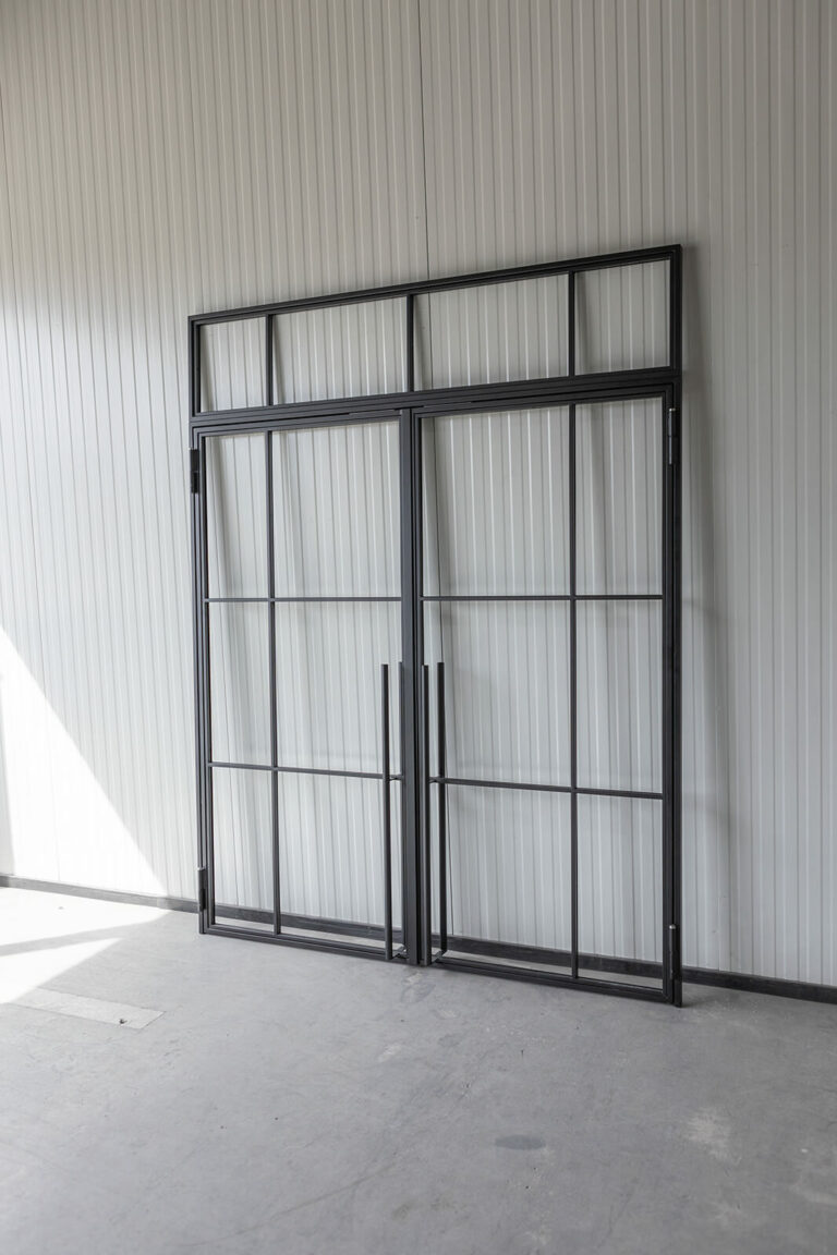 Stahl Meister Doppeltuer Oberlicht Drehtuer Glastrennwand Windfang Glastuer Bauhaus Design Tuer Lofttueren Stahlrahmen Metall 826a0489