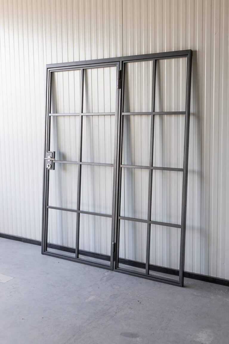 Stahl Meister Stahl Loft Tuer Glastrennwand Drehtuer Glastuer Metalltuer Windfang Loft Designtuer Bauhaustuer Schlosskasten Abschliessen Schloss Tuerdruecker 826a0468