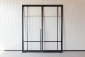 Stahl Meister Stahlmeister Doppel Pivot Tuer Schwingtuer Designtuer Stahlrahmen Lofttür Loftdoor Steel Door Metallrahmen Windfang Img 3294