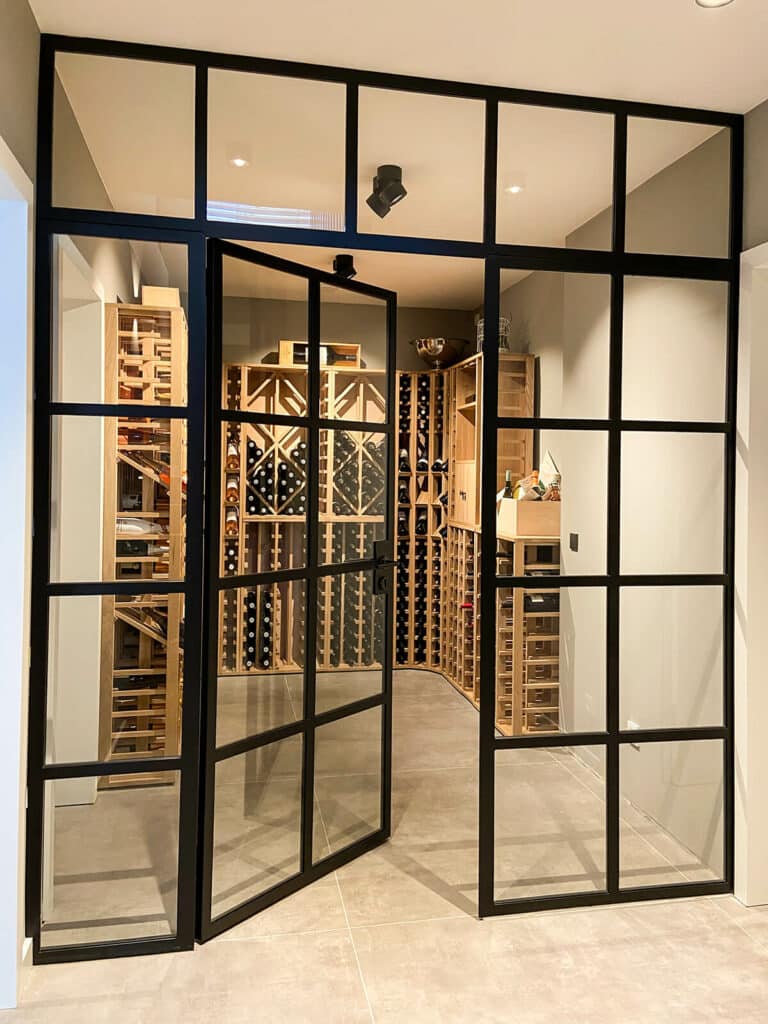 Stahl Meister Stahlmeister Glastrennwand Weinkeller Drehtuer Stahl Loft Tuer Designtuer Glastuer Lofttuer Lofttueren 01