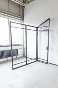 Stahl Meister Stahlmeister Tuer Lofttuer Glastrennwand Drehtuer Eck Dachschraege Windfang Designtuer 826a1298