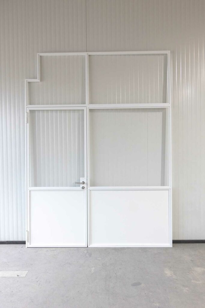 Stahl Meister Stahlmeister Glastrennwand Drehtuer Lofttuer Raumtrenner Loftdoor Stahlrahmen Stahl Loft Tuer Seitenteil Oberlicht Weiss Designtuer Glastuer 826a1363
