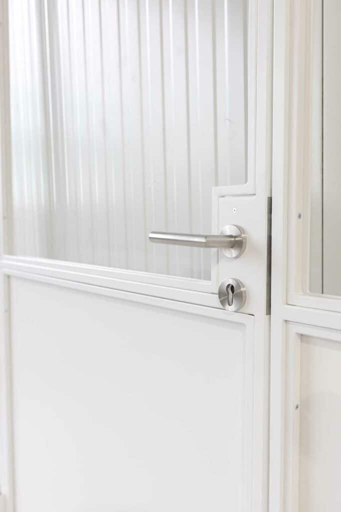 Stahl Meister Stahlmeister Glastrennwand Drehtuer Lofttuer Raumtrenner Loftdoor Stahlrahmen Stahl Loft Tuer Seitenteil Oberlicht Weiss Designtuer Glastuer 826a1365