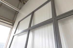 Stahl Meister Stahlmeister Glastrennwand Raumtrenner Drehtuer Lofttuer Stahlrahmen Stahl Loft Tuer Windfang Office Buero Glaswand 826a1374