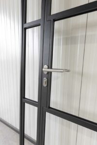 Stahl Meister Stahlmeister Stahl Loft Tuer Drehtuer Glastrennwand Oberlicht Designtuer Glastuer Raumtrenner Lofttuer 826a1361