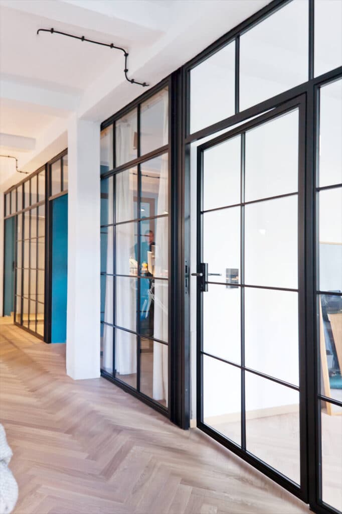 Büro und Wohnraum, Interieur Design Stahl Loft Tür aus filigranen Stahl, Design Loft Tür von Stahlmeister