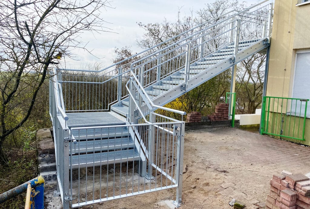 Stahl-Meister Stahlbau Heenemann, Bauelement, Designelement, Treppe, Geländer, Schloss, Tür, individuelle Fertigung