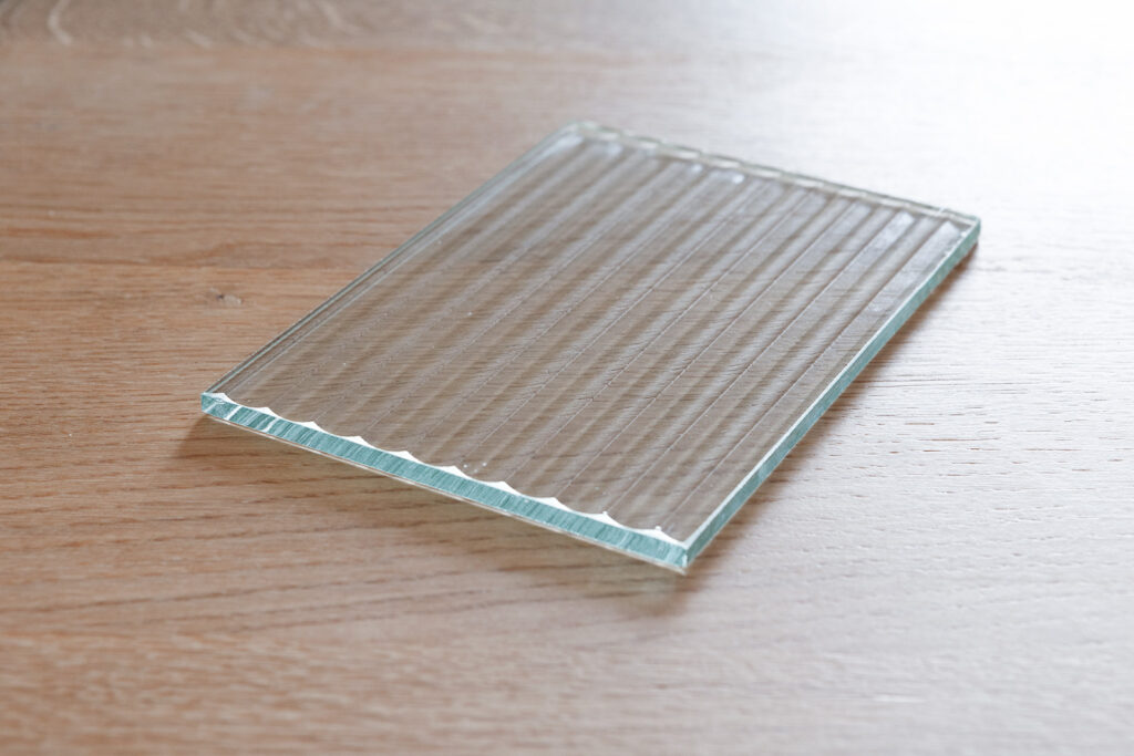 Stahl-Meister.de - Glas, Glasart, Glassorten, Verglasung, Loft-Tür, Glastrennwand, Standard, Ornamentglas, Riffelglas, Wellenglas, Strukturglas, Rillenglas Madras Fluido T