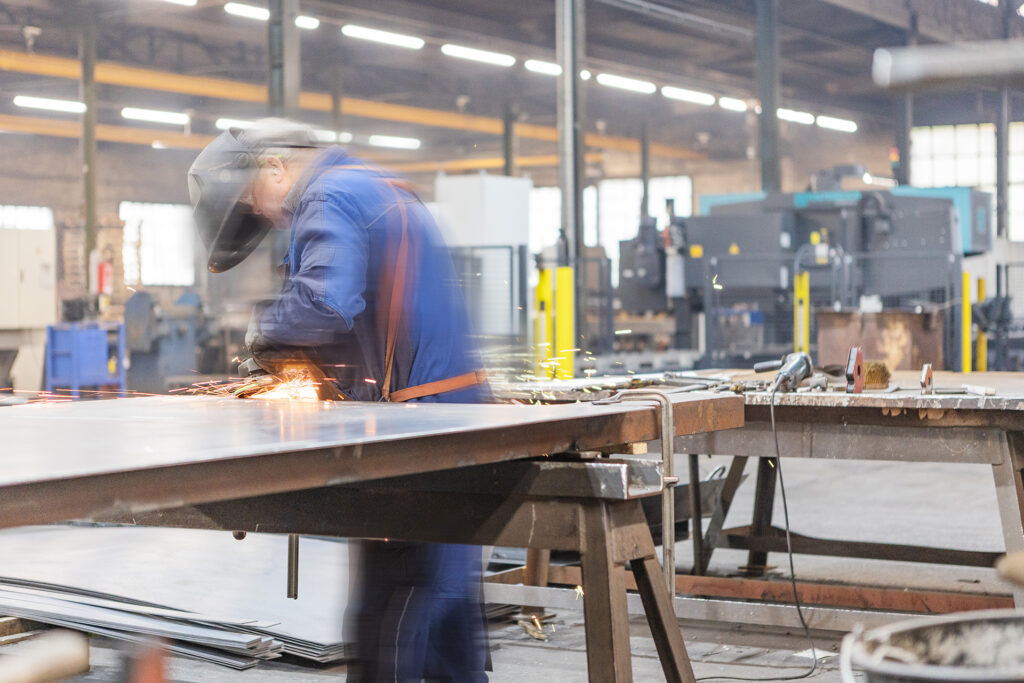 Stahl-Meister.de - Stahlbau Heenemann und Sohn, Metallbau, Konstruktion, CNC Fräse, CNC Bohrmaschine, Stahlbauschlosser, Metallbauer, Konstruktionsmechaniker, Zerspanungsmechaniker