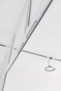 Simonswerk Türmagnet, Magnet, Drehtür, Glastrennwand, RAL 9010 Reinweiss pulverbeschichtet, mit Schallschutz-Glas und Doppel-Tür, feststehenden Seitenteilen und Oberlicht, wunderschöne Lofttür, Stahl Loft Tür, ideal als Raumtrenner