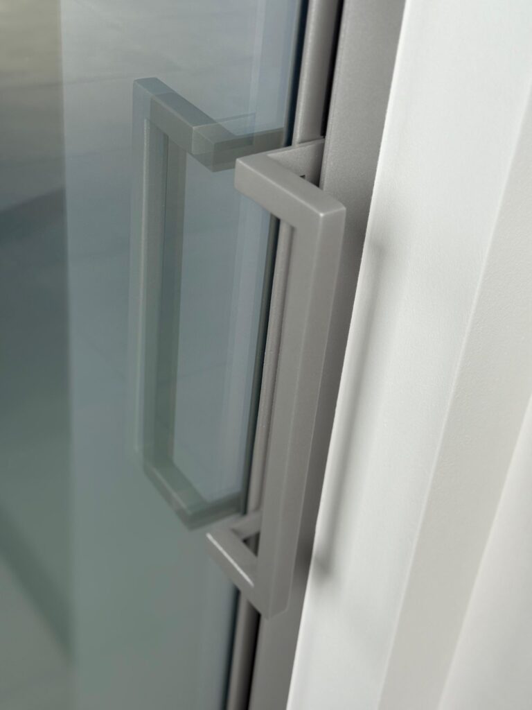 Stahl-Meister Slim Line Loft Tür, Griff 15x15mm 4-Kant Profil, 250mm lang, Drehtür Grau pulverbeschichtet