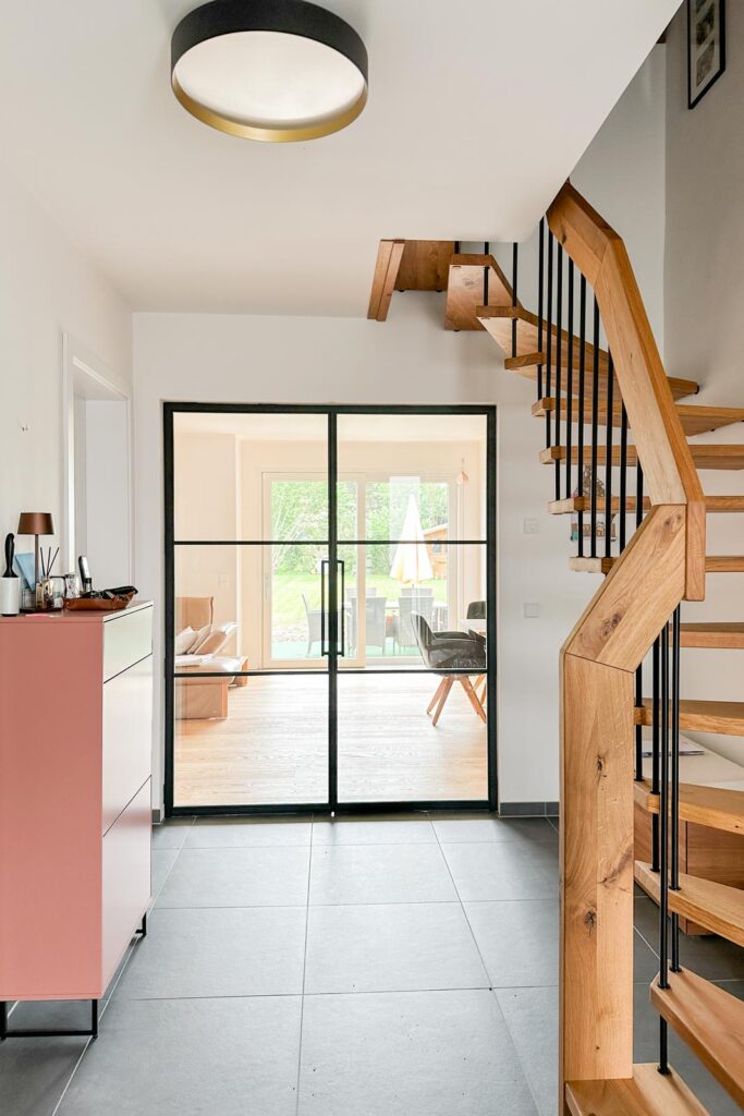 Stahl Meister Slim Line Stahl Loft Tür, Doppeltür, Schwarzer Stahlrahmen, Klarglas mit Absenkdichtung, absenkbarer Bodendichtung, mit Gehflügel und festestellenden Stehflügel